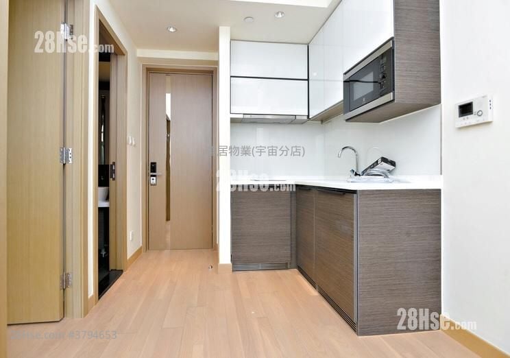 Giovane Sell 1 Bedroom , 1 Bathroom 226 ft²