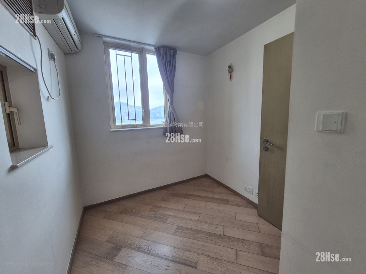 Harbour Place Rental 3 Bedrooms , 2 Bathrooms 593 ft²