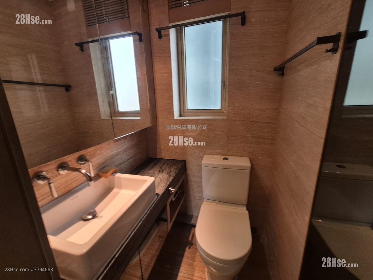 Harbour Place Rental 3 Bedrooms , 2 Bathrooms 593 ft²