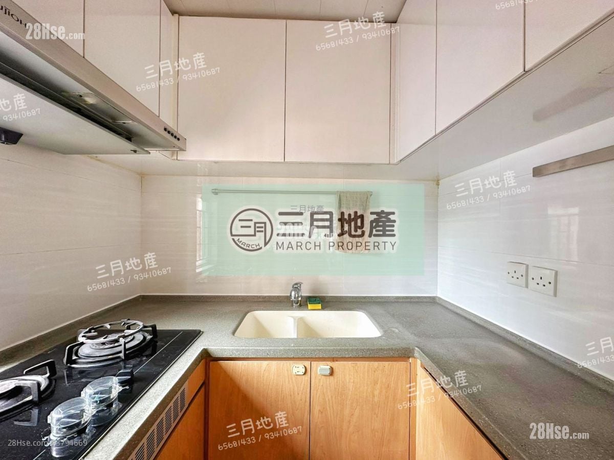 厨房: 鸿威大厦 售盘 2 房 , 1 浴室 306 平方尺