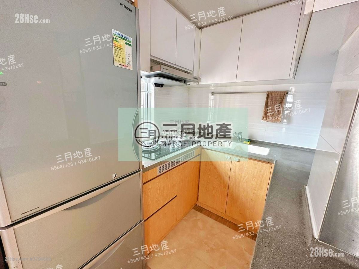 厨房: 鸿威大厦 售盘 2 房 , 1 浴室 306 平方尺