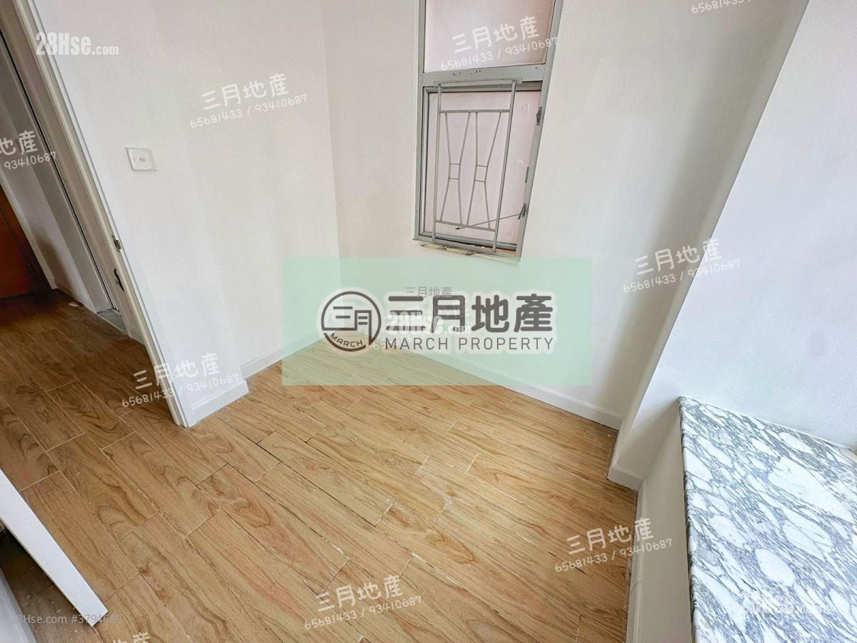 睡房 2: 鸿威大厦 售盘 2 房 , 1 浴室 306 平方尺