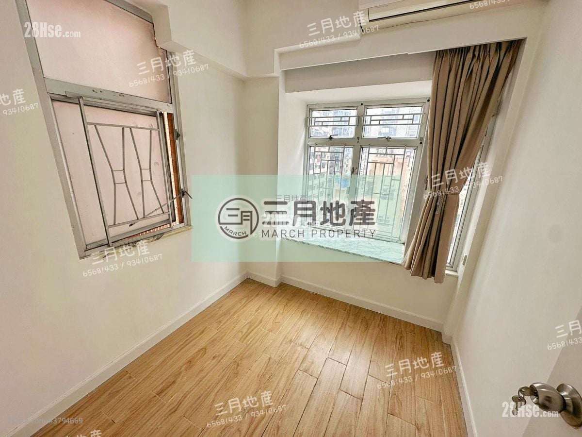 睡房 2: 鸿威大厦 售盘 2 房 , 1 浴室 306 平方尺