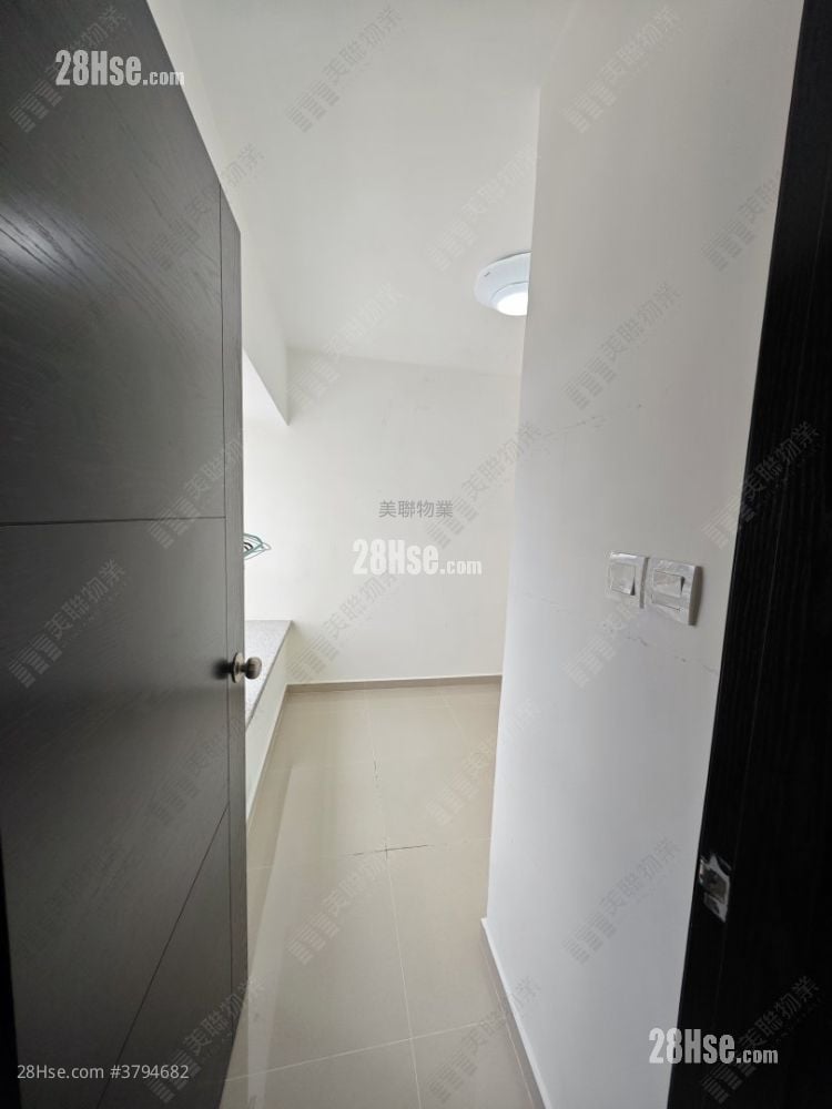 Kingswood Villas Sell 2 Bedrooms 442 ft²