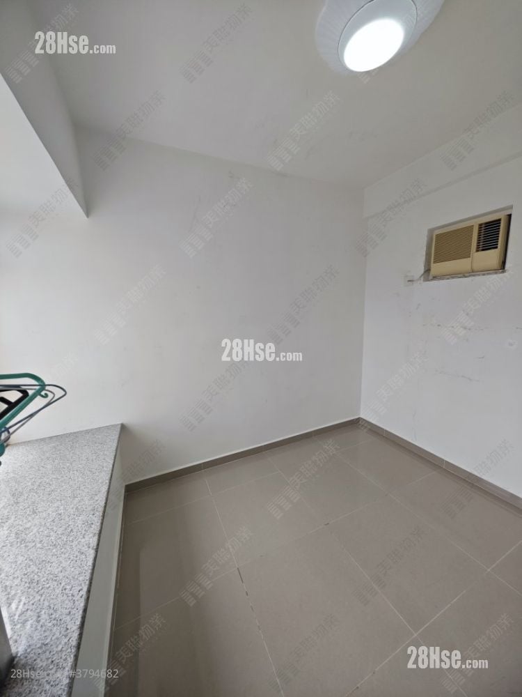 Kingswood Villas Sell 2 Bedrooms 442 ft²