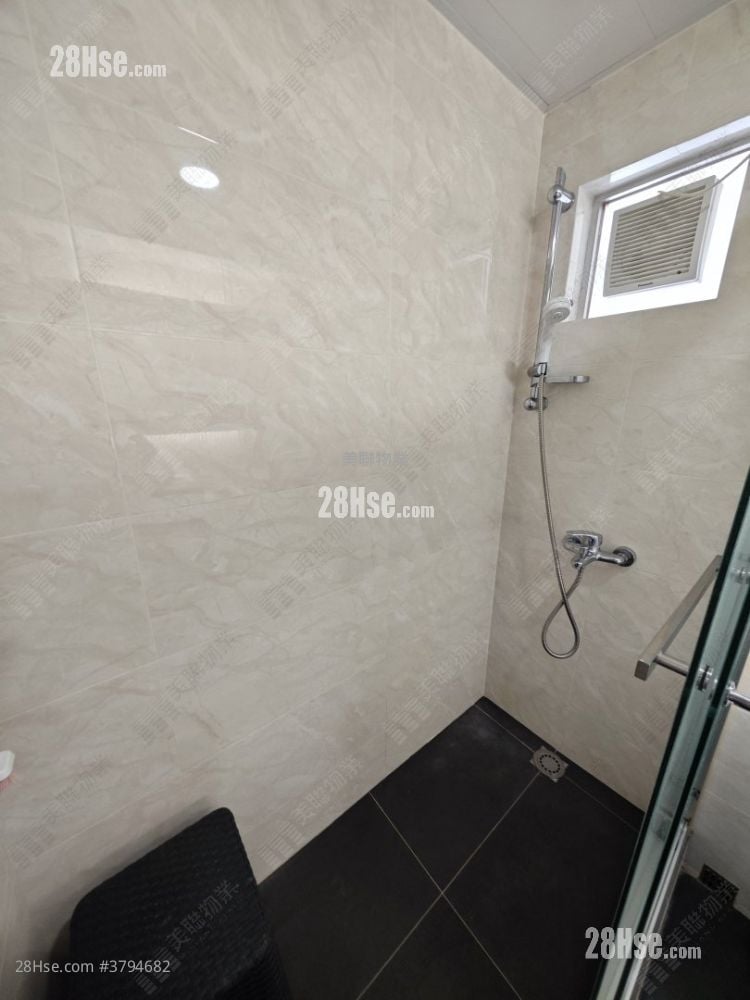 Kingswood Villas Sell 2 Bedrooms 442 ft²