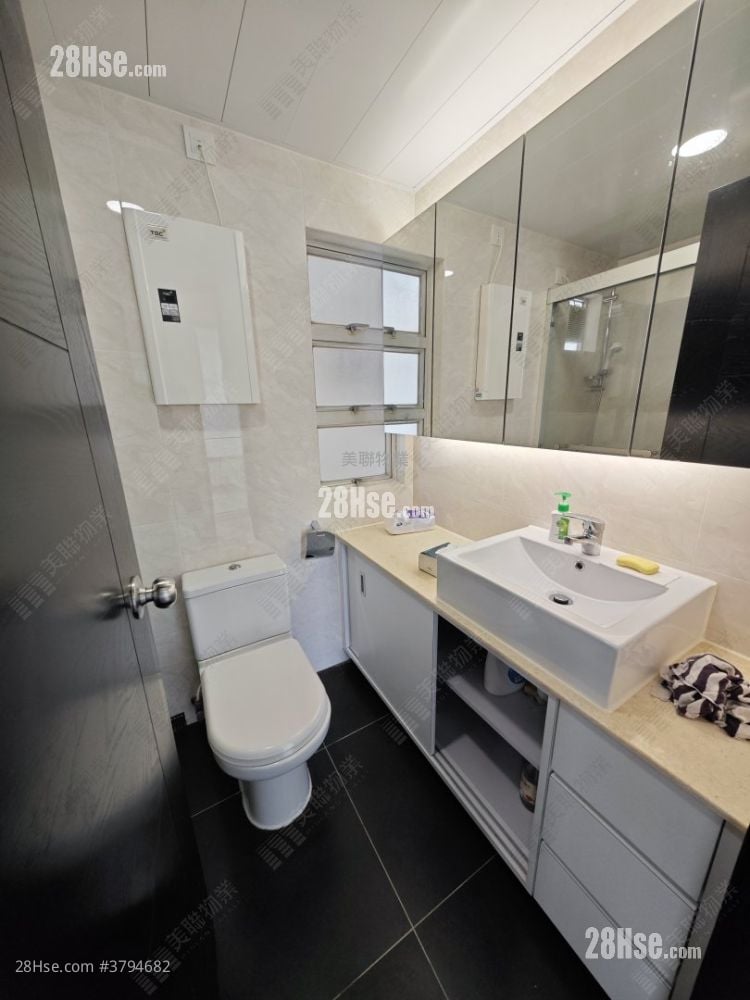 Kingswood Villas Sell 2 Bedrooms 442 ft²