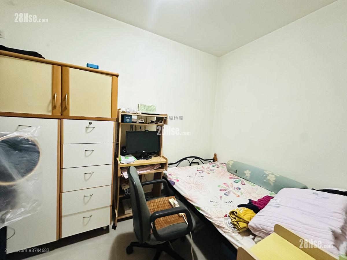 Choi Ming Court Sell 2 Bedrooms , 1 Bathroom 506 ft²