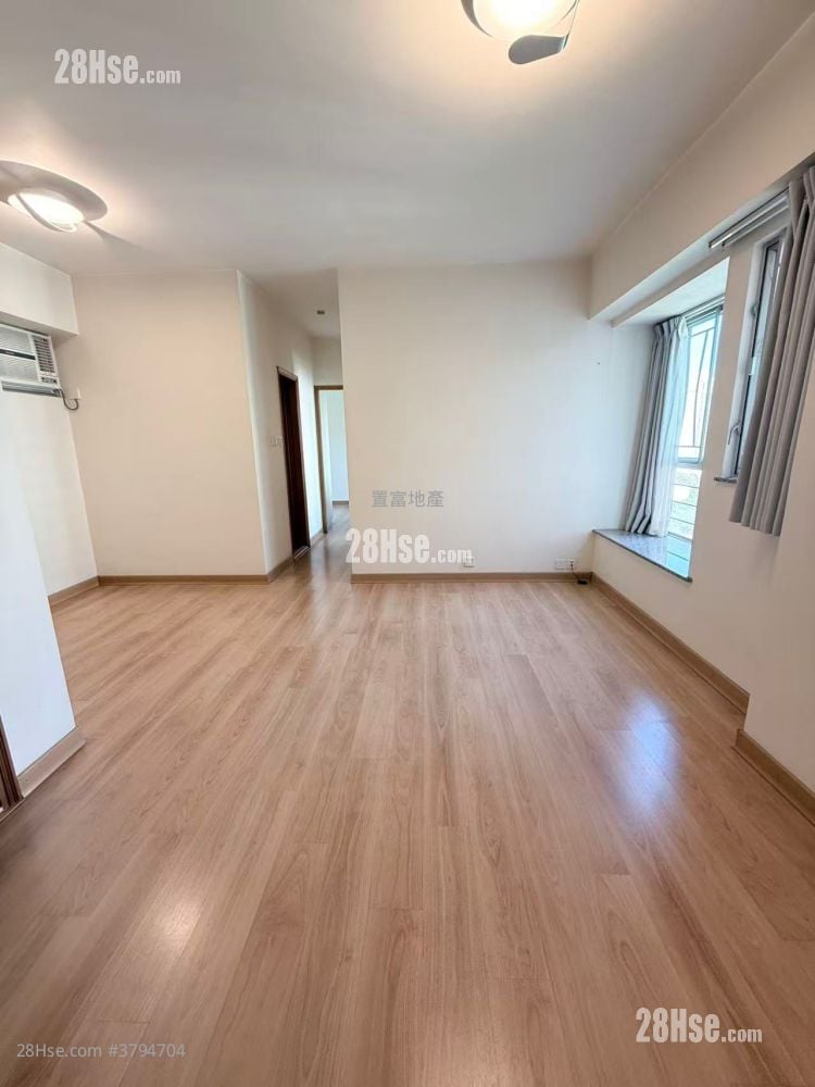 Greenknoll Court Rental 2 Bedrooms , 1 Bathroom 465 ft²