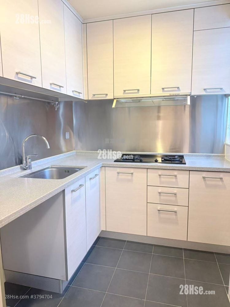 Greenknoll Court Rental 2 Bedrooms , 1 Bathroom 465 ft²