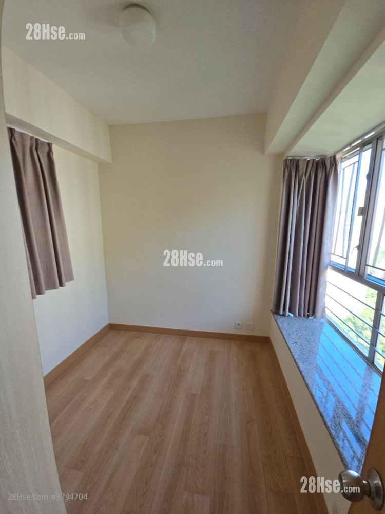 Greenknoll Court Rental 2 Bedrooms , 1 Bathroom 465 ft²