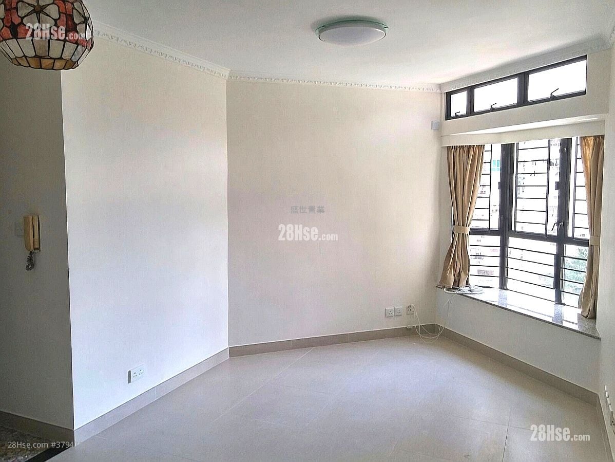 New Town Plaza Sell 3 Bedrooms , 2 Bathrooms 640 ft²