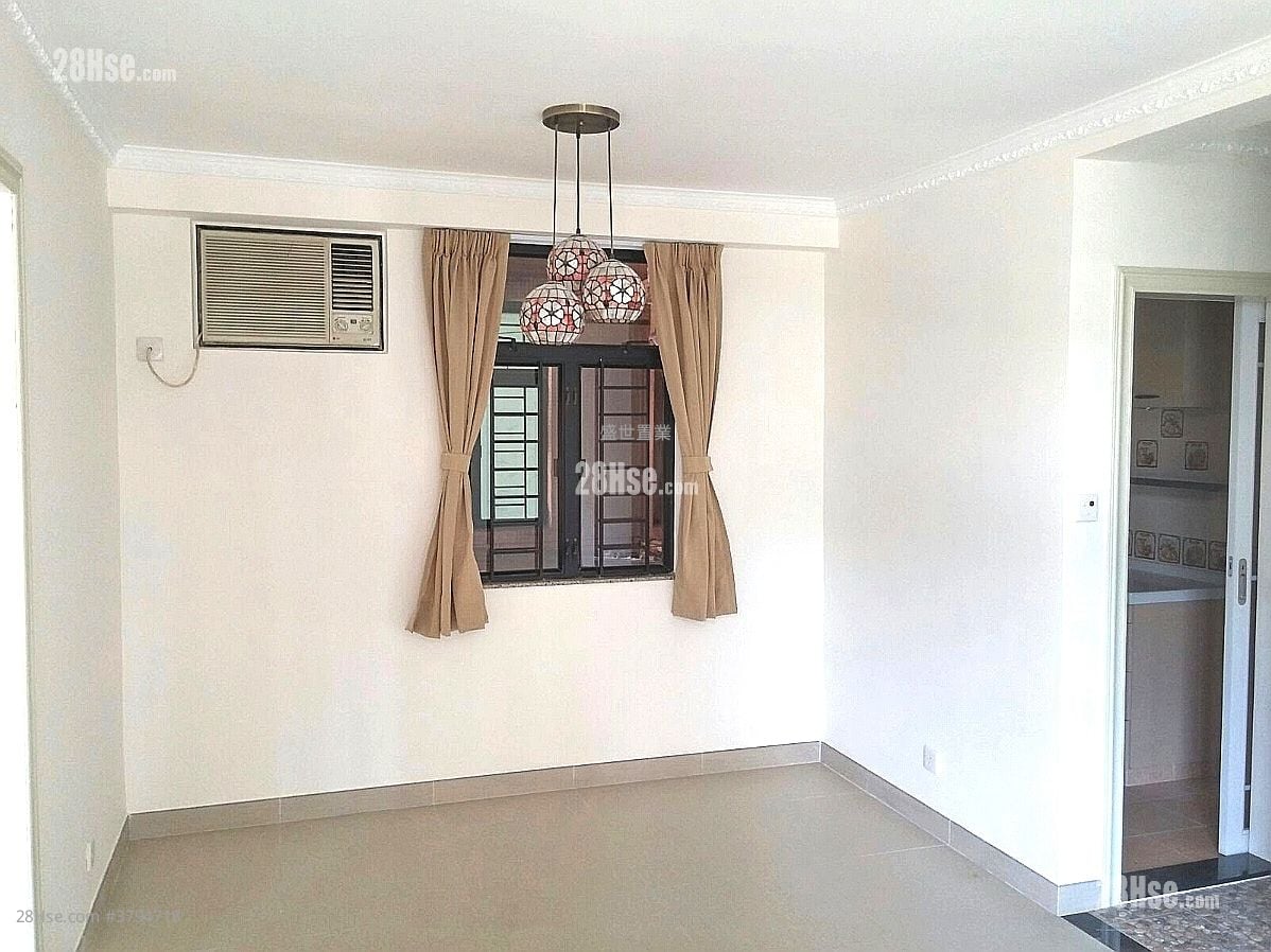 New Town Plaza Sell 3 Bedrooms , 2 Bathrooms 640 ft²