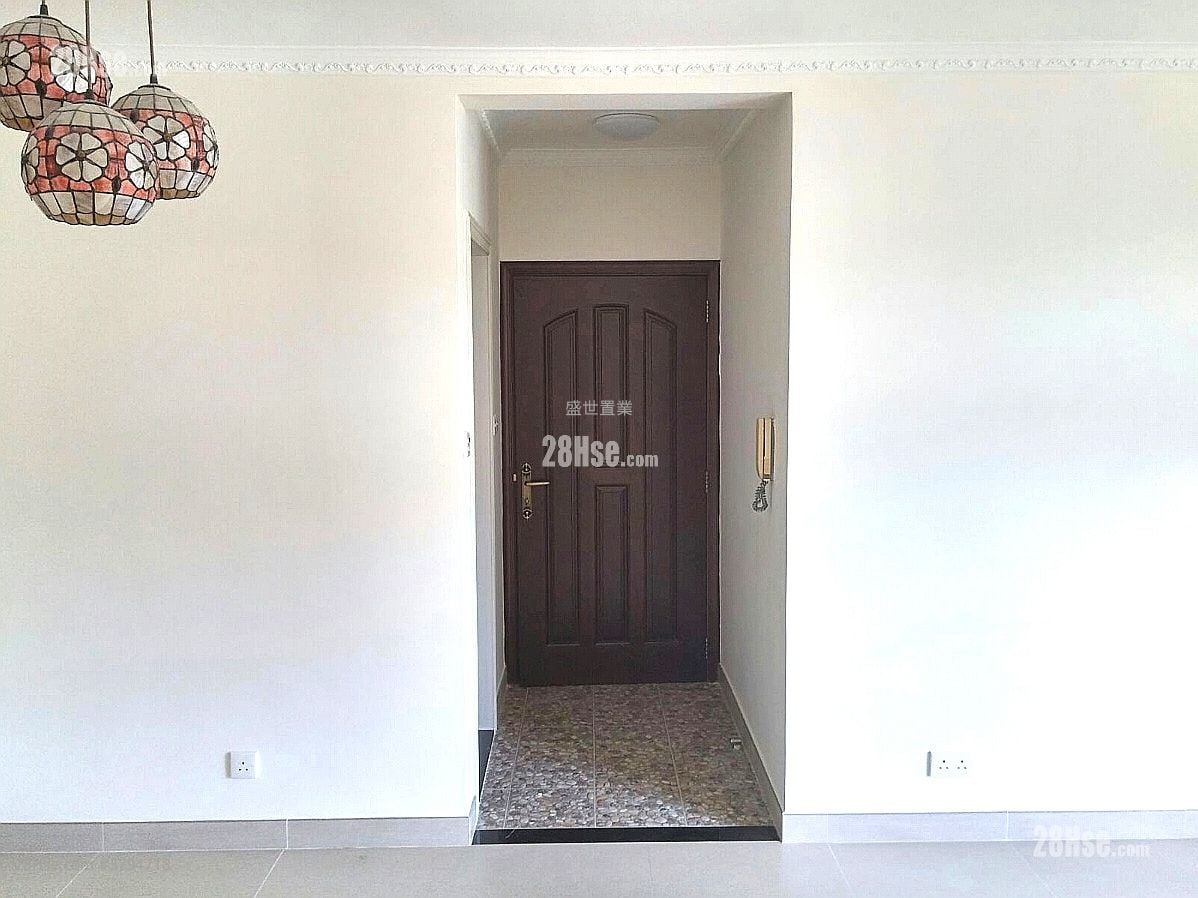 New Town Plaza Sell 3 Bedrooms , 2 Bathrooms 640 ft²