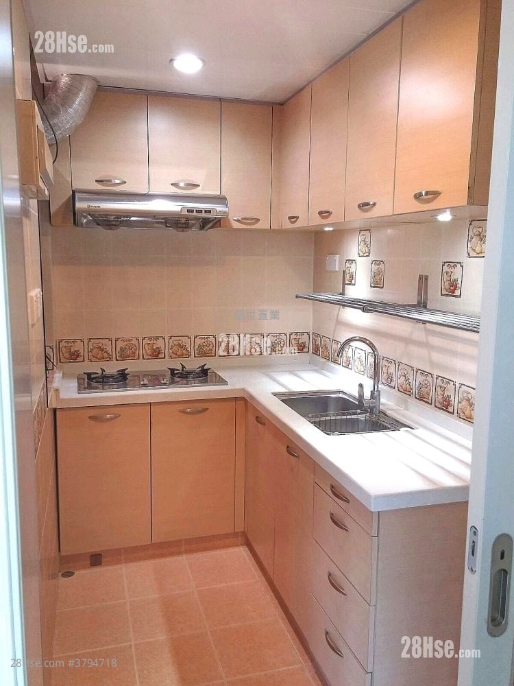 New Town Plaza Sell 3 Bedrooms , 2 Bathrooms 640 ft²