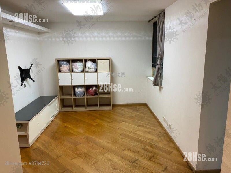 Harbour Place Sell 3 Bedrooms 593 ft²