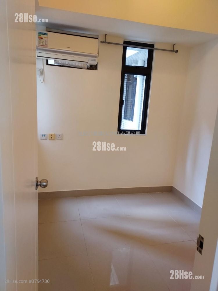 28-30 Village Road Sell 3 Bedrooms , 2 Bathrooms 811 ft²