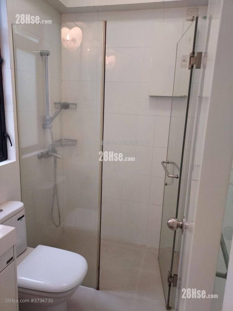 28-30 Village Road Sell 3 Bedrooms , 2 Bathrooms 811 ft²