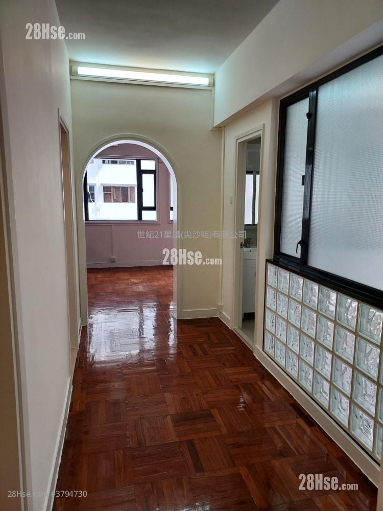 28-30 Village Road Sell 3 Bedrooms , 2 Bathrooms 811 ft²