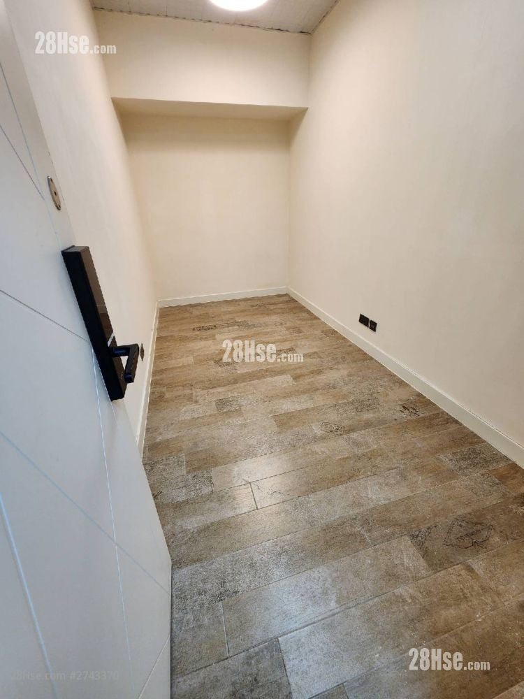 观塘工业中心 租盘 1 房 , 2 厕所 80 平方尺