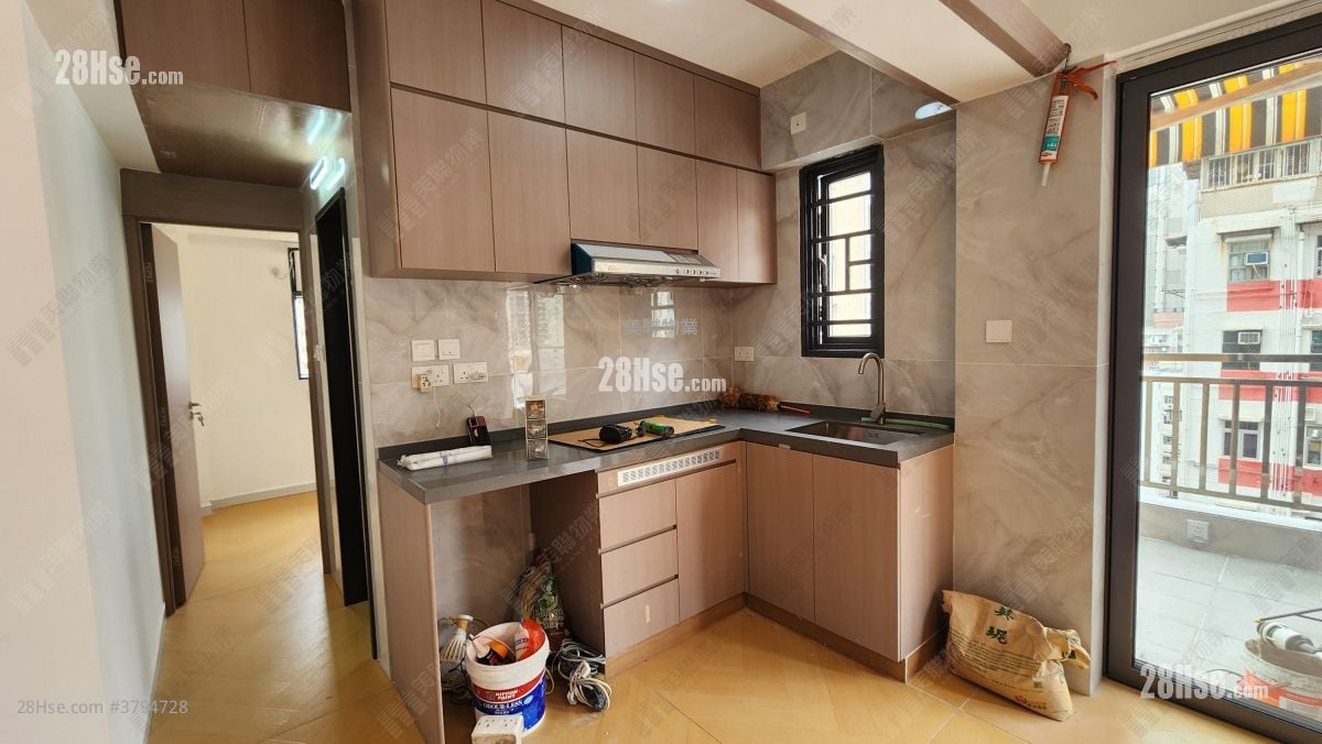 Kam Shek Building Rental 2 Bedrooms , 2 Bathrooms 615 ft²