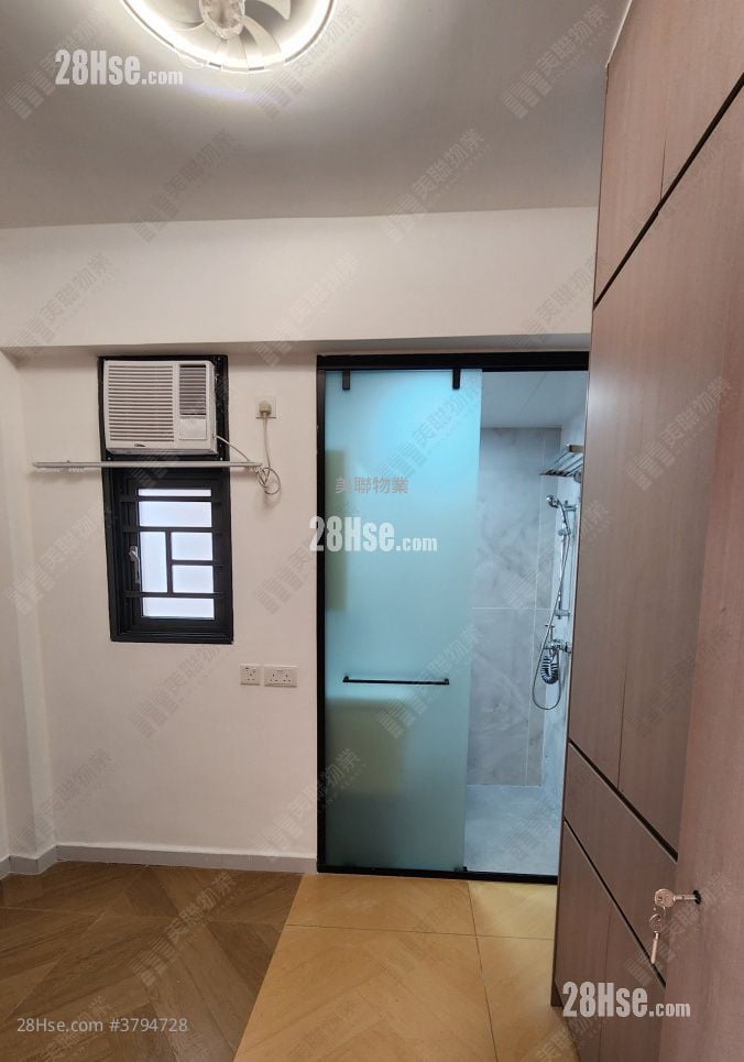 Kam Shek Building Rental 2 Bedrooms , 2 Bathrooms 615 ft²