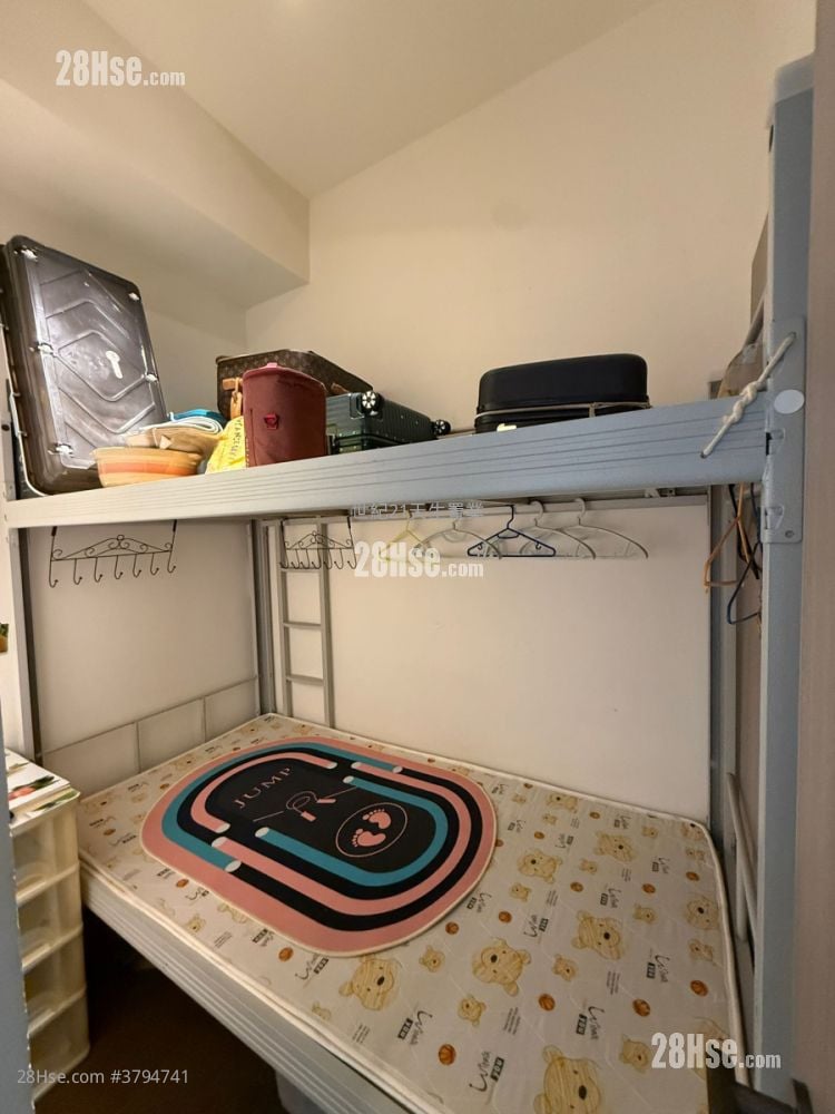 上源 租盘 4 房 , 2 浴室 797 平方尺