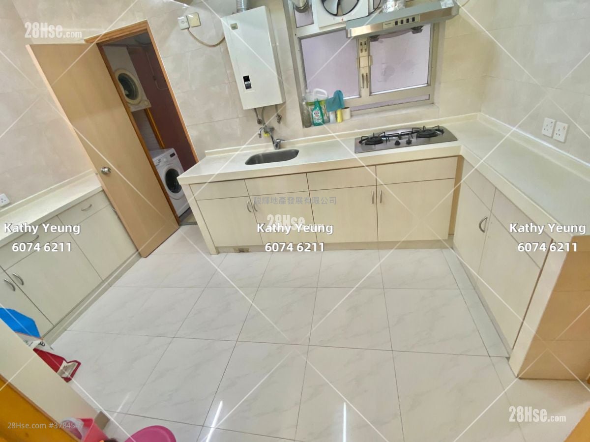 1 Tak Hing Street Rental 3 Bedrooms , 2 Bathrooms 1,115 ft²