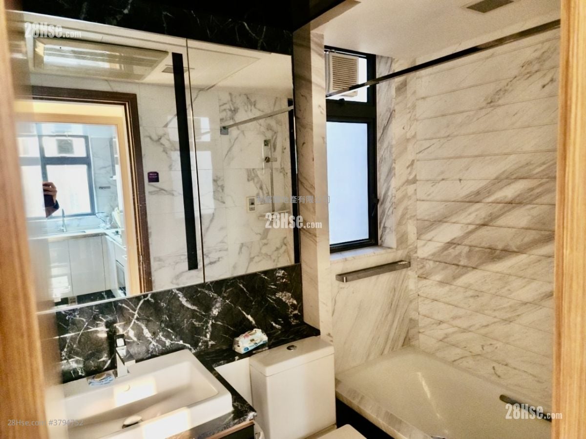 Grand Yoho Sell 3 Bedrooms , 1 Bathroom 592 ft²