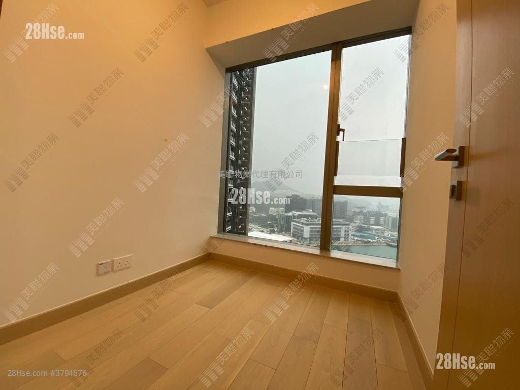 Marini Sell 3 Bedrooms , 2 Bathrooms 770 ft²