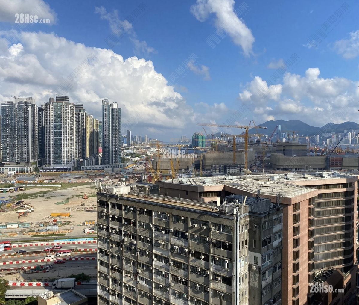 Billionnaire Royale Sell 3 Bedrooms , 1 Bathroom 1,014 ft²