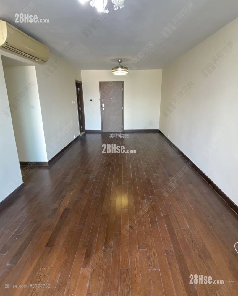 Billionnaire Royale Sell 3 Bedrooms , 1 Bathroom 1,014 ft²