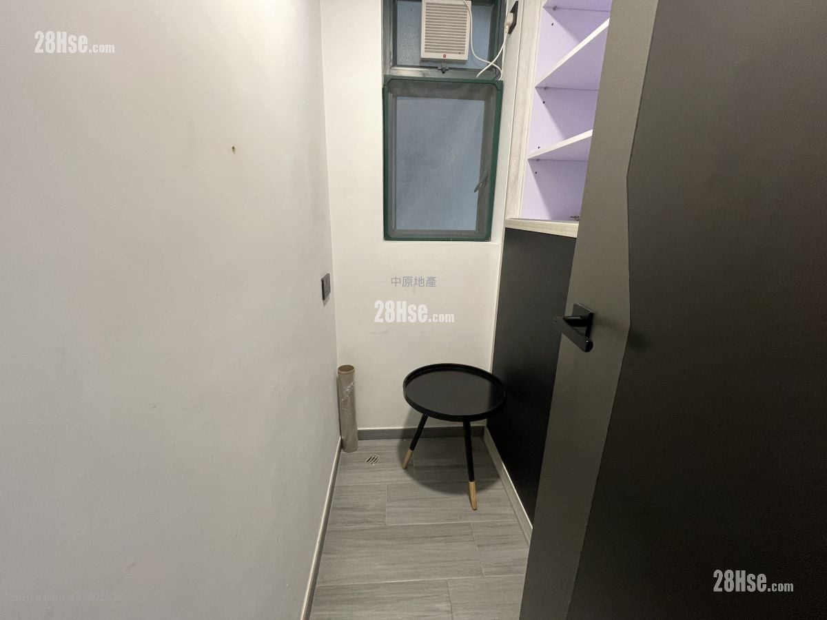 Mont Vert Sell 3 Bedrooms , 2 Bathrooms 845 ft²