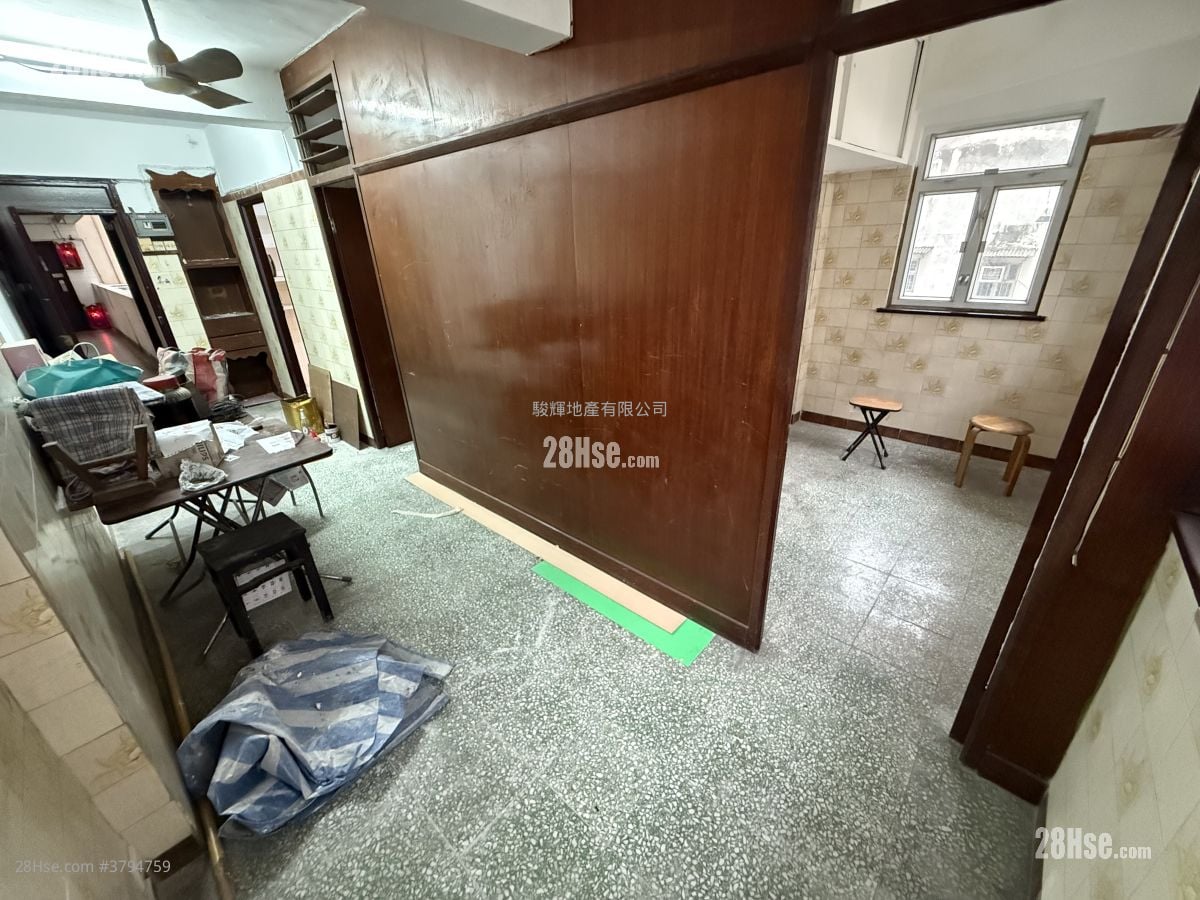 Wing Wah Building Sell 2 Bedrooms , 1 Bathroom 357 ft²