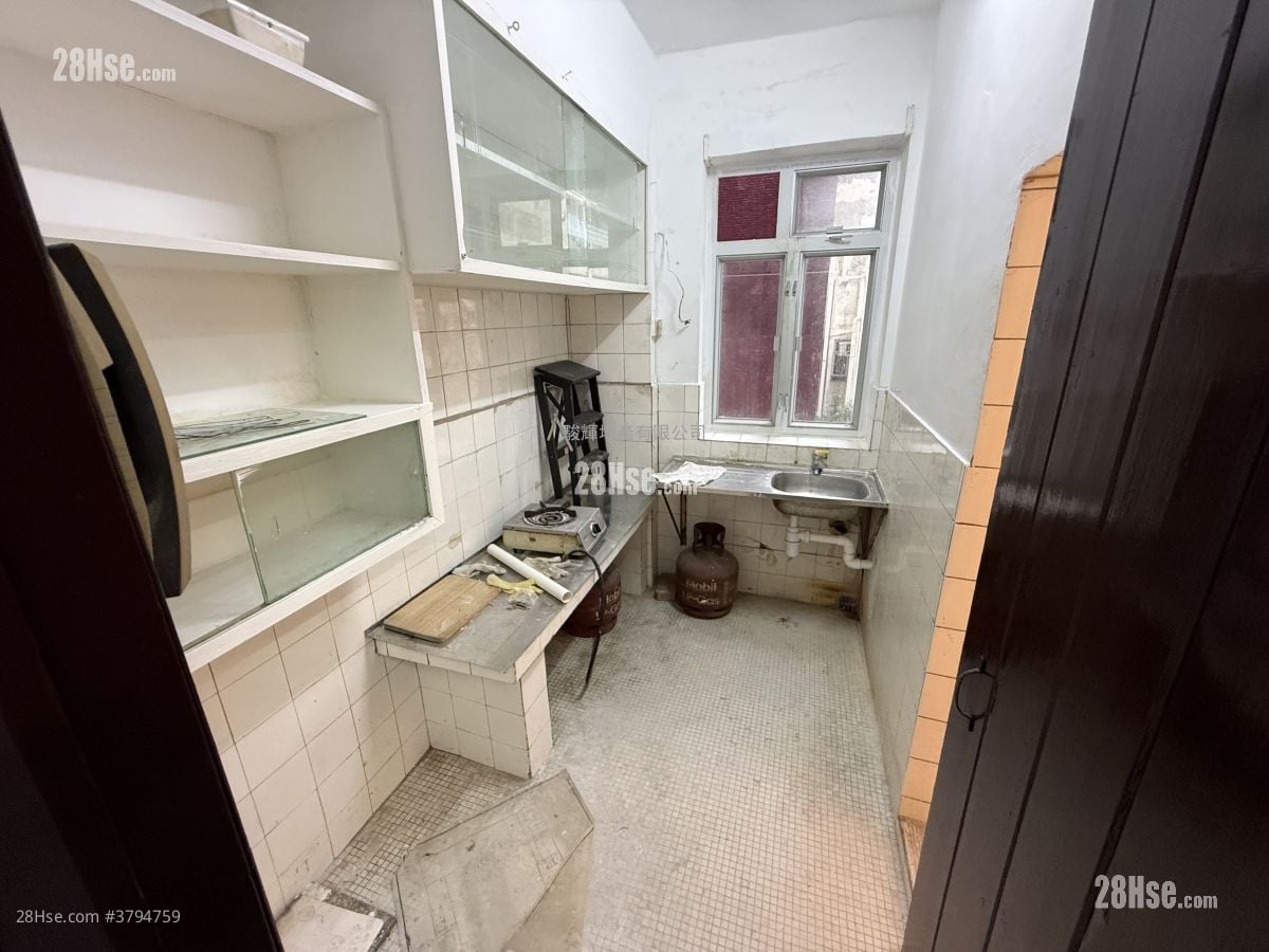 Wing Wah Building Sell 2 Bedrooms , 1 Bathroom 357 ft²