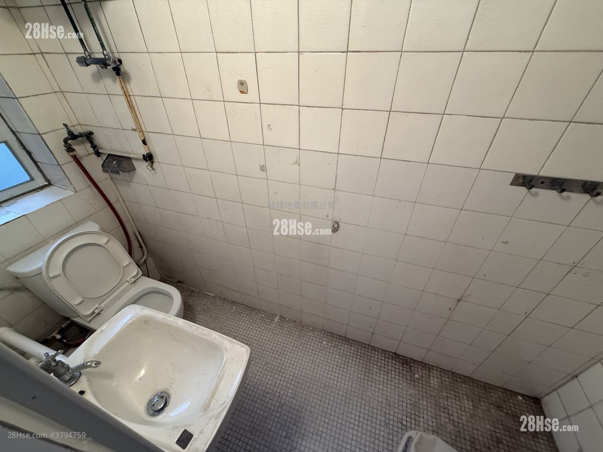 Wing Wah Building Sell 2 Bedrooms , 1 Bathroom 357 ft²