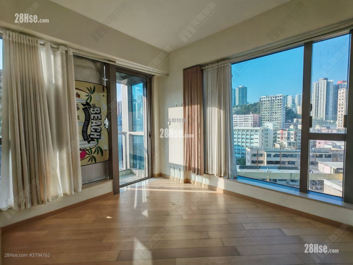 Grand Central Sell 3 Bedrooms , 2 Bathrooms 832 ft²