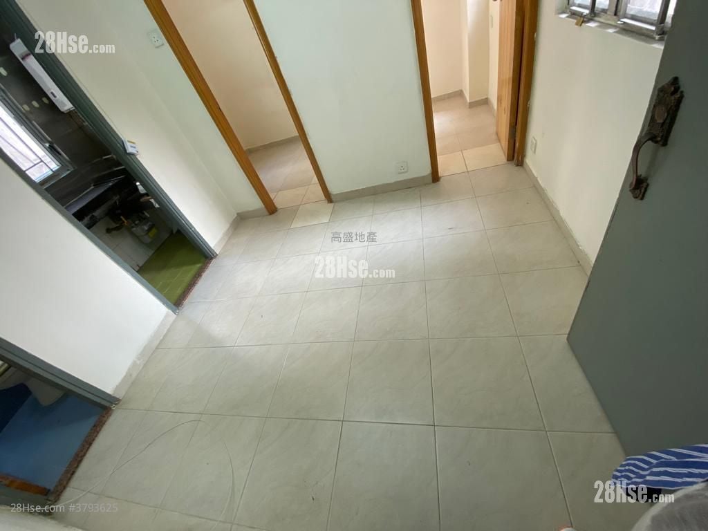 Chi Tat Building Sell 2 Bedrooms , 1 Bathroom 224 ft²