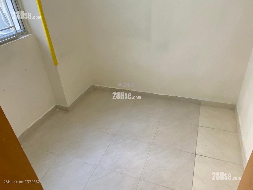 Chi Tat Building Sell 2 Bedrooms , 1 Bathroom 224 ft²