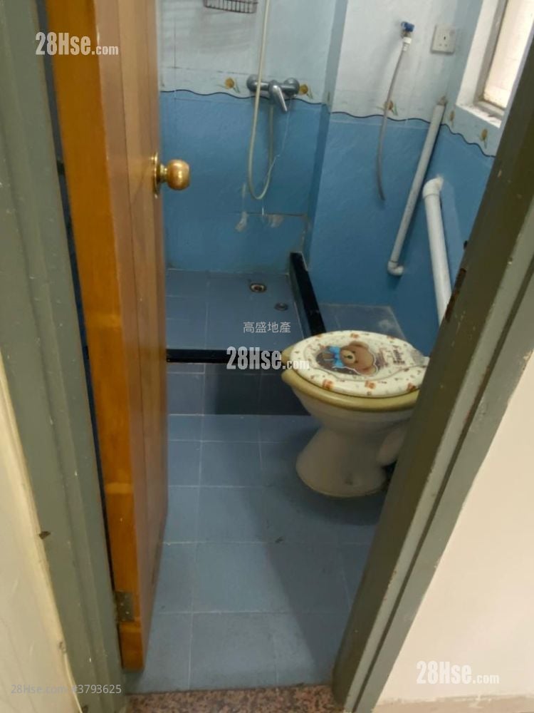 Chi Tat Building Sell 2 Bedrooms , 1 Bathroom 224 ft²