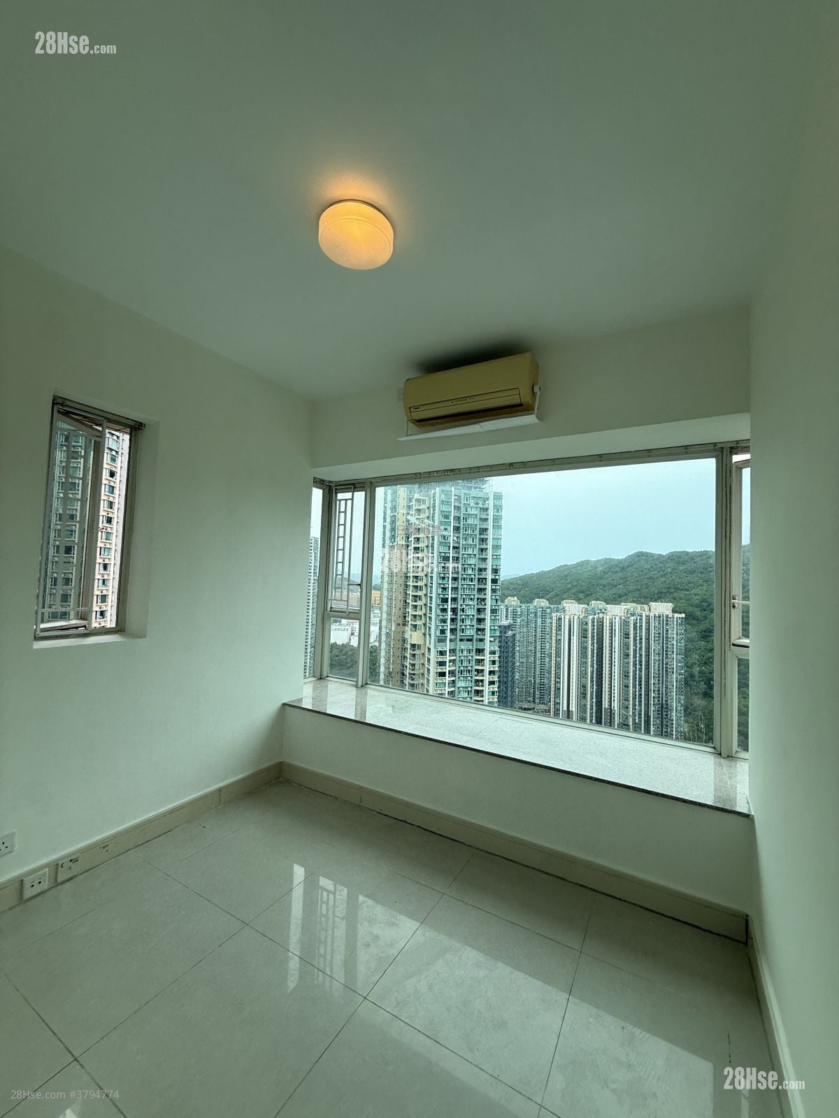 领都 租盘 3 房 , 2 浴室 975 平方尺