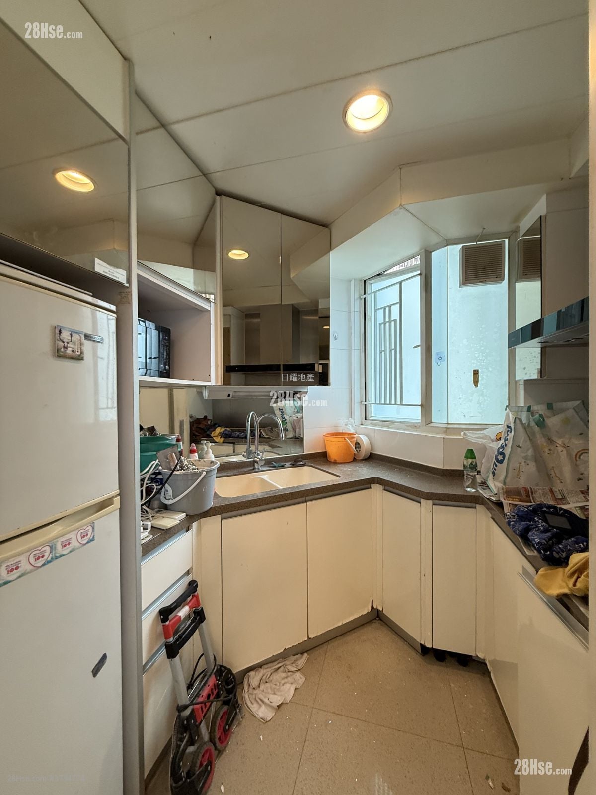 领都 租盘 3 房 , 2 浴室 975 平方尺