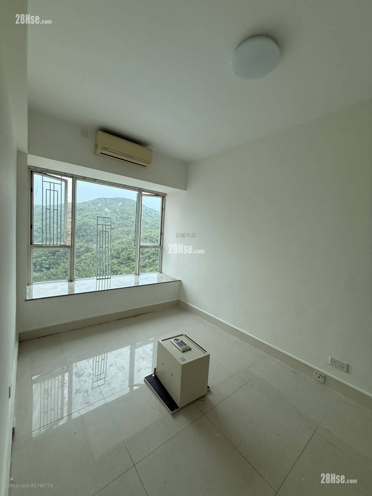 领都 租盘 3 房 , 2 浴室 975 平方尺