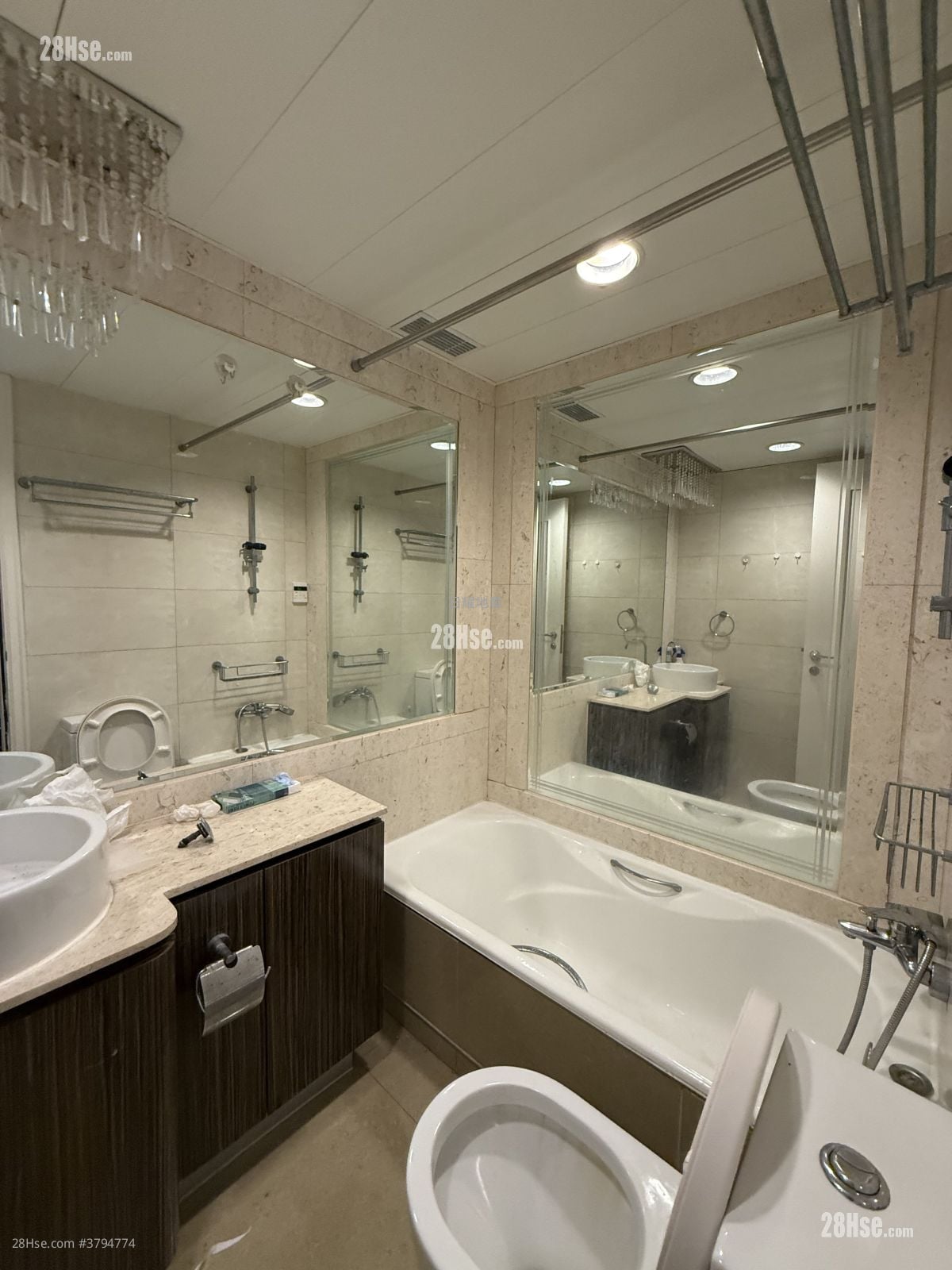 领都 租盘 3 房 , 2 浴室 975 平方尺