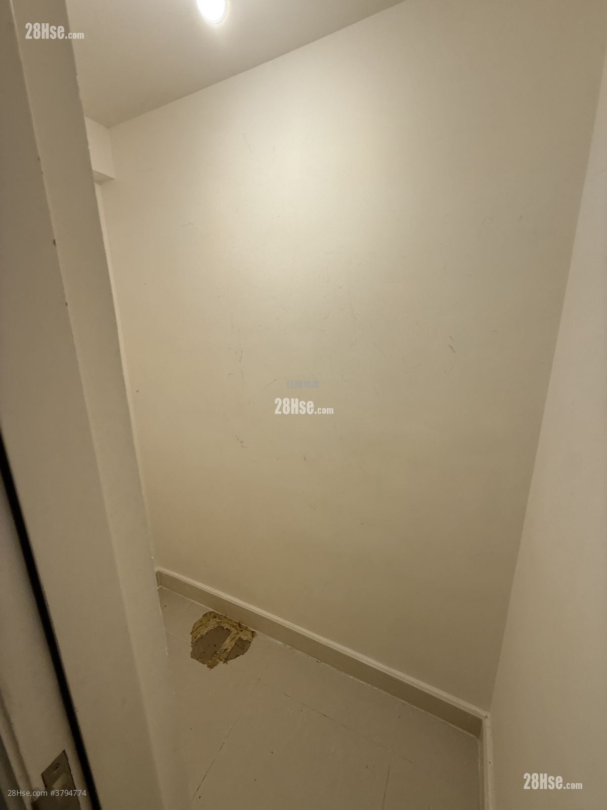 领都 租盘 3 房 , 2 浴室 975 平方尺