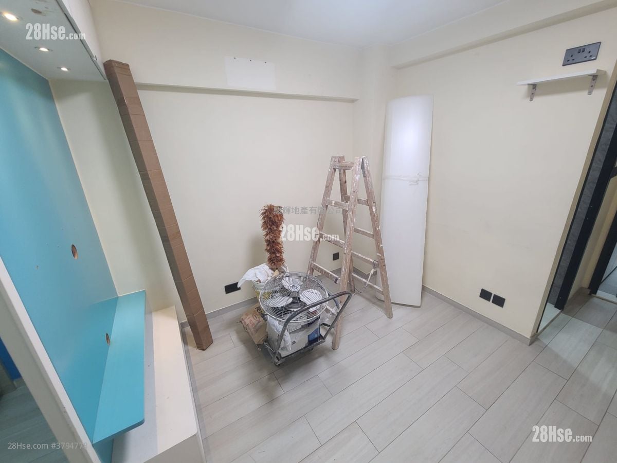 Hand Wai Court Rental 2 Bedrooms , 1 Bathroom 299 ft²