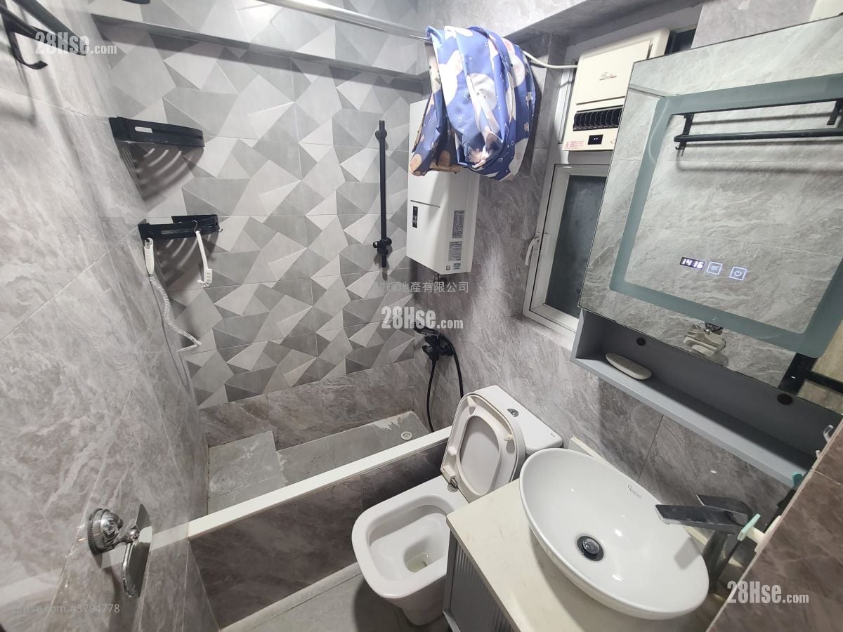 Hand Wai Court Rental 2 Bedrooms , 1 Bathroom 299 ft²