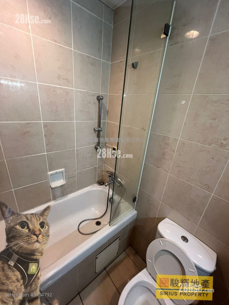 Flourish Mansion Rental 2 Bedrooms , 1 Bathroom 427 ft²