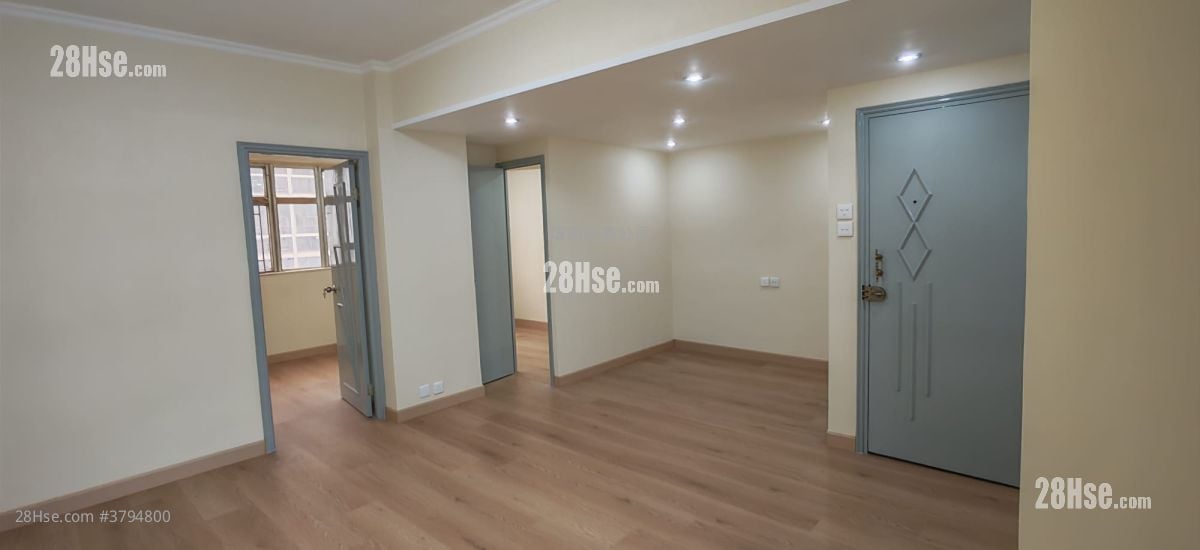Kwong Yiu Mansion  Sell 2 Bedrooms , 1 Bathroom 574 ft²