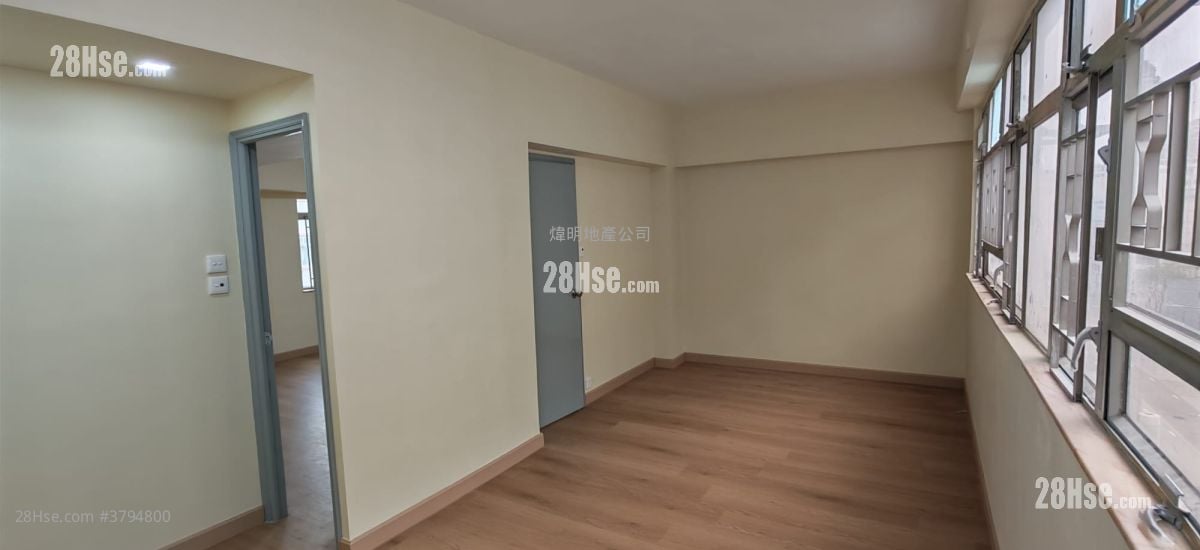 Kwong Yiu Mansion  Sell 2 Bedrooms , 1 Bathroom 574 ft²